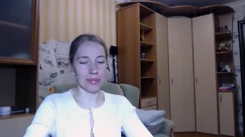 cute_lion_ online show from April 10, 2026, 7:18 pm