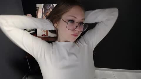 Veronica online show from November 27, 2025, 7:43 am