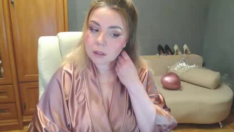 Snapshot of cute_phoenix chatting on May 10, 2026, 6:02 pm cute_phoenix online show from May 10, 2026, 6:02 pm