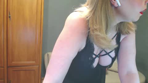 Snapshot of cute_phoenix chatting on May 15, 2026, 4:47 pm cute_phoenix online show from May 15, 2026, 4:47 pm