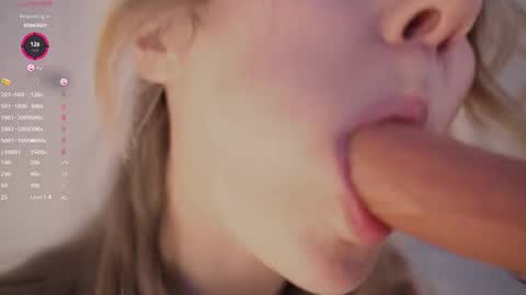 Snapshot of cute_pie_an chatting on February 19, 2025, 5:16 am AN online show from February 19, 2025, 5:16 am