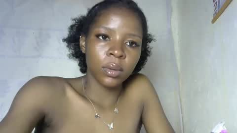 Snapshot of cute_sexy3 chatting on February 24, 2025, 12:16 pm SHARON online show from February 24, 2025, 12:16 pm