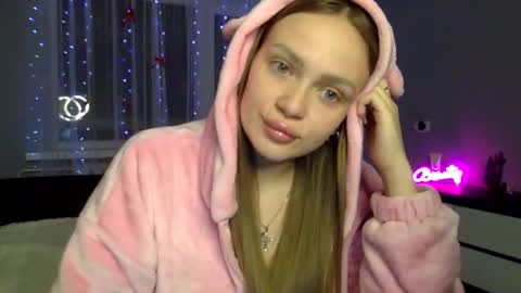 cute_shy06 online show from December 18, 2025, 9:54 pm