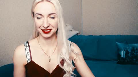 cute_smile_shy online show from January 18, 2025, 4:59 am