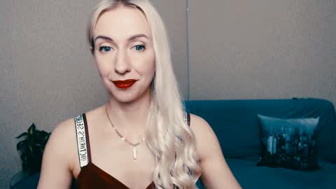 cute_smile_shy online show from January 24, 2025, 9:26 pm