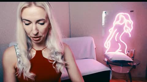 cute_smile_shy online show from September 13, 2025, 5:46 pm