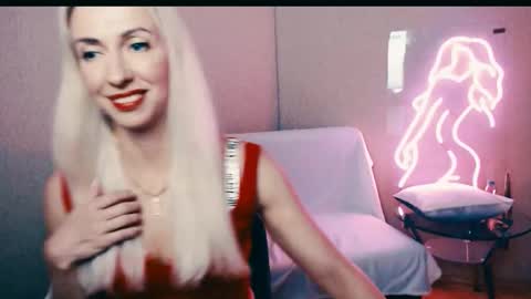 cute_smile_shy online show from September 18, 2025, 8:00 pm