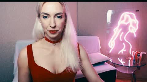 cute_smile_shy online show from October 30, 2025, 8:20 pm