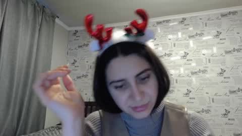 Snapshot of cute_strawberry_ chatting on December 24, 2024, 12:55 pm cute_strawberry_ online show from December 24, 2024, 12:55 pm