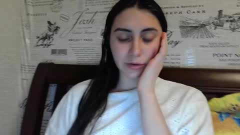 Snapshot of cute_strawberry_ chatting on January 8, 2025, 4:11 pm cute_strawberry_ online show from January 8, 2025, 4:11 pm