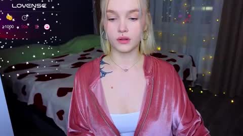 Snapshot of cute_summer_breathe chatting on March 4, 2025, 5:13 pm Sue online show from March 4, 2025, 5:13 pm