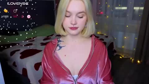 Snapshot of cute_summer_breathe chatting on March 9, 2025, 4:55 pm Sue online show from March 9, 2025, 4:55 pm