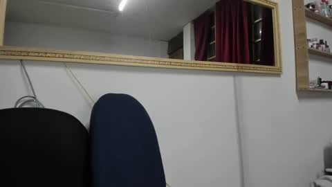 cute_zoe1 online show from January 26, 2025, 1:20 am