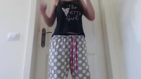 Snapshot of cuteangelx chatting on October 18, 2025, 9:10 am Anne-Marie online show from October 18, 2025, 9:10 am