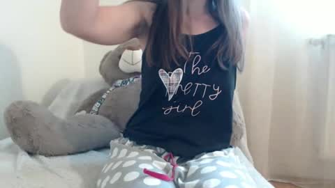 Snapshot of cuteangelx chatting on October 22, 2025, 7:30 am Anne-Marie online show from October 22, 2025, 7:30 am