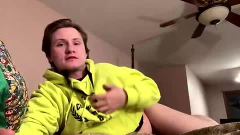 cuteboii29 online show from February 18, 2026, 5:25 am