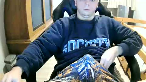 Cuteboy090 online show from October 28, 2025, 11:36 am