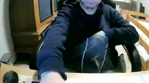 Cuteboy090 online show from November 26, 2025, 12:00 am