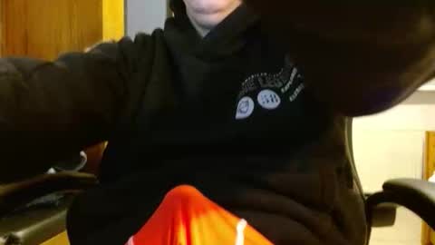 Cuteboy090 online show from April 23, 2026, 7:38 pm