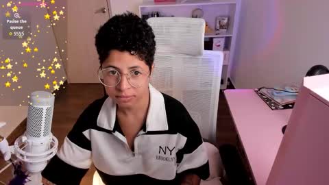 cutebunnybell online show from November 1, 2025, 4:25 am