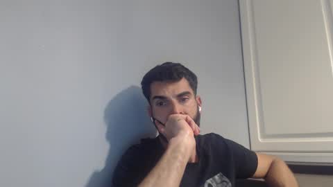 Snapshot of cuteeboy chatting on November 4, 2025, 6:40 pm cuteeboy online show from November 4, 2025, 6:40 pm