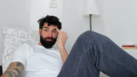 cuteeboy online show from February 3, 2026, 8:08 am