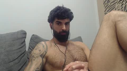 cuteeboy online show from February 13, 2026, 8:27 pm