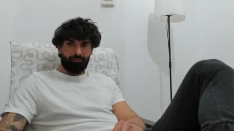 Snapshot of cuteeboy chatting on April 28, 2026, 5:29 pm cuteeboy online show from April 28, 2026, 5:29 pm