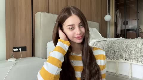 Elsa online show from February 2, 2025, 4:05 am