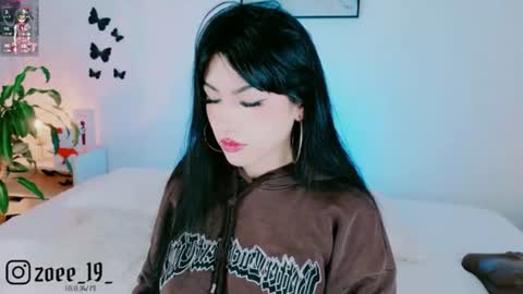 Zoe  online show from July 21, 2026, 4:48 am