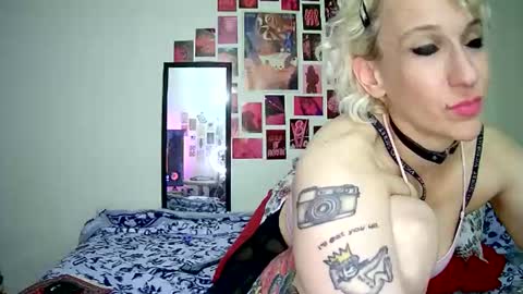 Bella online show from April 7, 2026, 4:46 am