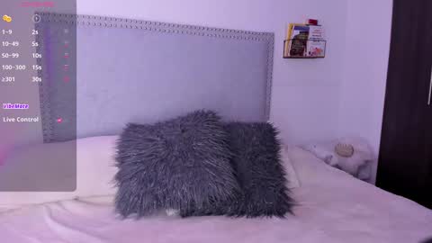 Snapshot of cutegirl__nini chatting on October 4, 2025, 4:43 am andre online show from October 4, 2025, 4:43 am