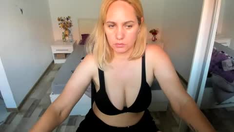 Snapshot of cutehana chatting on July 14, 2026, 2:12 pm MADY online show from July 14, 2026, 2:12 pm