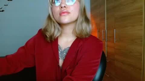 isabella online show from January 16, 2026, 5:06 pm