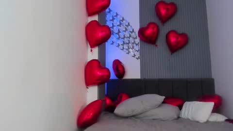 Lia  please dont forget to thumbs up me online show from February 15, 2026, 7:51 am