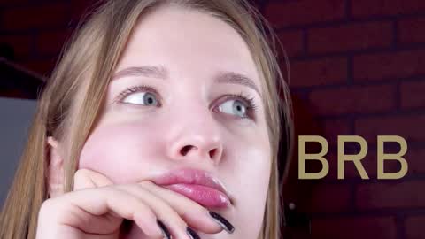 Snapshot of cutemousee chatting on November 2, 2025, 7:55 am Rina online show from November 2, 2025, 7:55 am