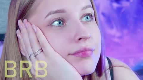 Rina online show from January 18, 2026, 6:17 am