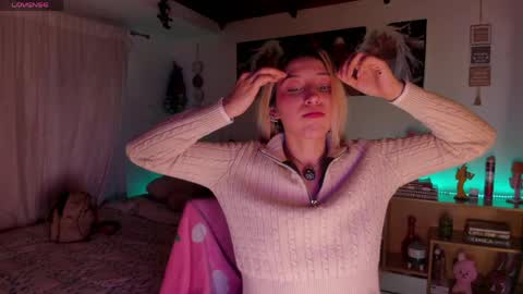 cuteweed420 online show from April 16, 2026, 2:56 am