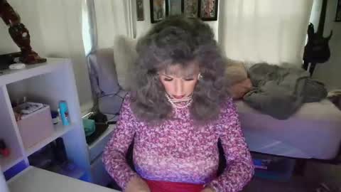 Sandra Love online show from April 3, 2026, 3:43 pm