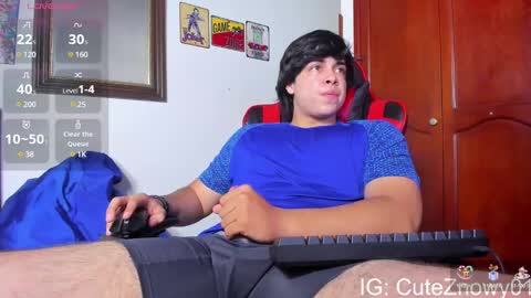 Snapshot of cuteznowyy chatting on February 12, 2025, 10:59 pm Ask me online show from February 12, 2025, 10:59 pm