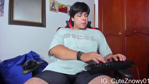 Snapshot of cuteznowyy chatting on February 18, 2025, 8:47 pm Ask me online show from February 18, 2025, 8:47 pm