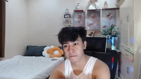 Snapshot of cutie_cumshow chatting on November 23, 2025, 5:13 pm Neil Taylor online show from November 23, 2025, 5:13 pm