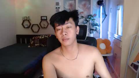 Snapshot of cutie_cumshow chatting on December 18, 2025, 7:53 pm Neil Taylor online show from December 18, 2025, 7:53 pm