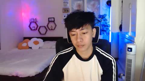 Snapshot of cutie_cumshow chatting on January 8, 2026, 6:43 pm Neil Taylor online show from January 8, 2026, 6:43 pm