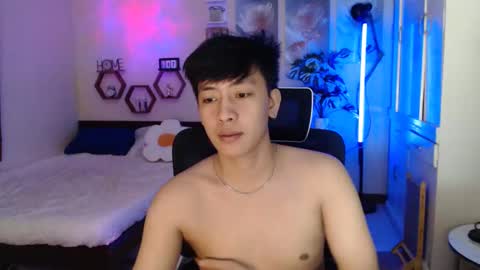 Snapshot of cutie_cumshow chatting on January 16, 2026, 7:18 pm Neil Taylor online show from January 16, 2026, 7:18 pm