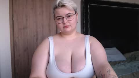 Sophie  Lilith online show from November 21, 2025, 9:19 am