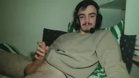 cutie garlix online show from March 29, 2026, 8:20 pm