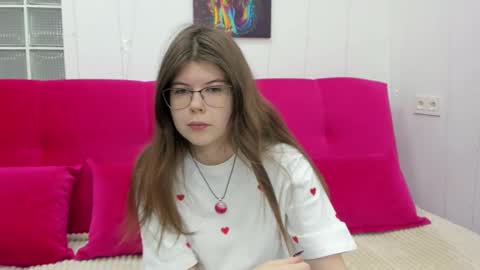 cutie_lory online show from February 6, 2025, 8:39 am