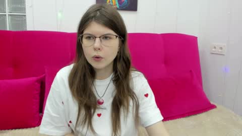 cutie_lory online show from February 7, 2025, 8:55 am