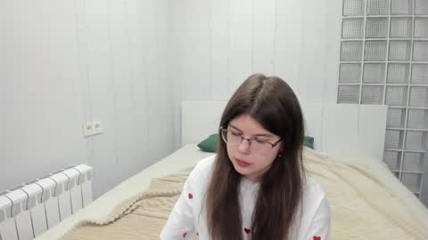 cutie_lory online show from February 18, 2025, 1:32 am